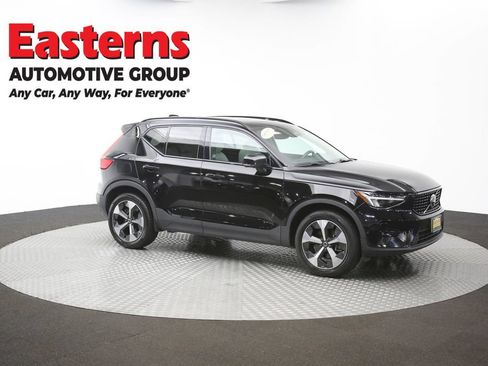 Used 2023 Volvo XC40 B4 Ultimate FWD image 42