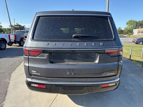 Used 2022 Jeep Wagoneer Series III w/ Premium Group I image 10