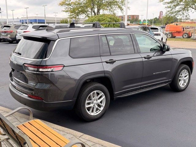 Used 2022 Jeep Grand Cherokee L Laredo w/ Luxury Tech Group I AWD/4WD image 3