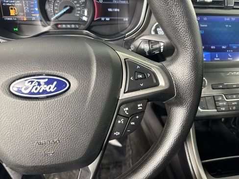 Used 2020 Ford Fusion SE FWD image 12