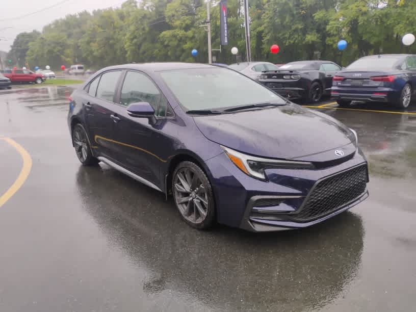 Used 2024 Toyota Corolla SE FWD image 2