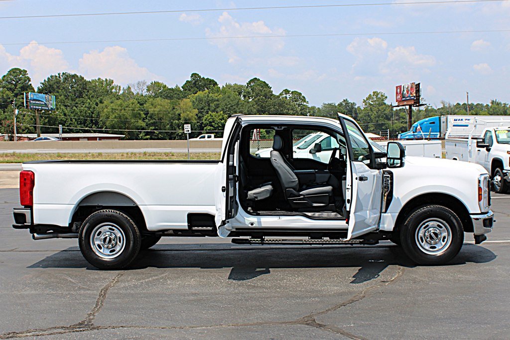 Used 2024 Ford F250 XL w/ XL Chrome Package RWD image 9