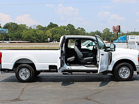 Used 2024 Ford F250 XL w/ XL Chrome Package RWD image 9