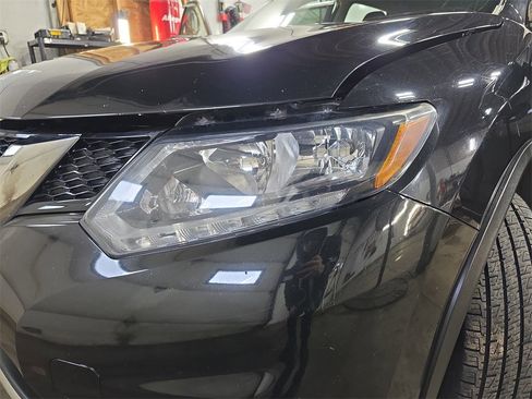 Used 2016 Nissan Rogue SV image 29