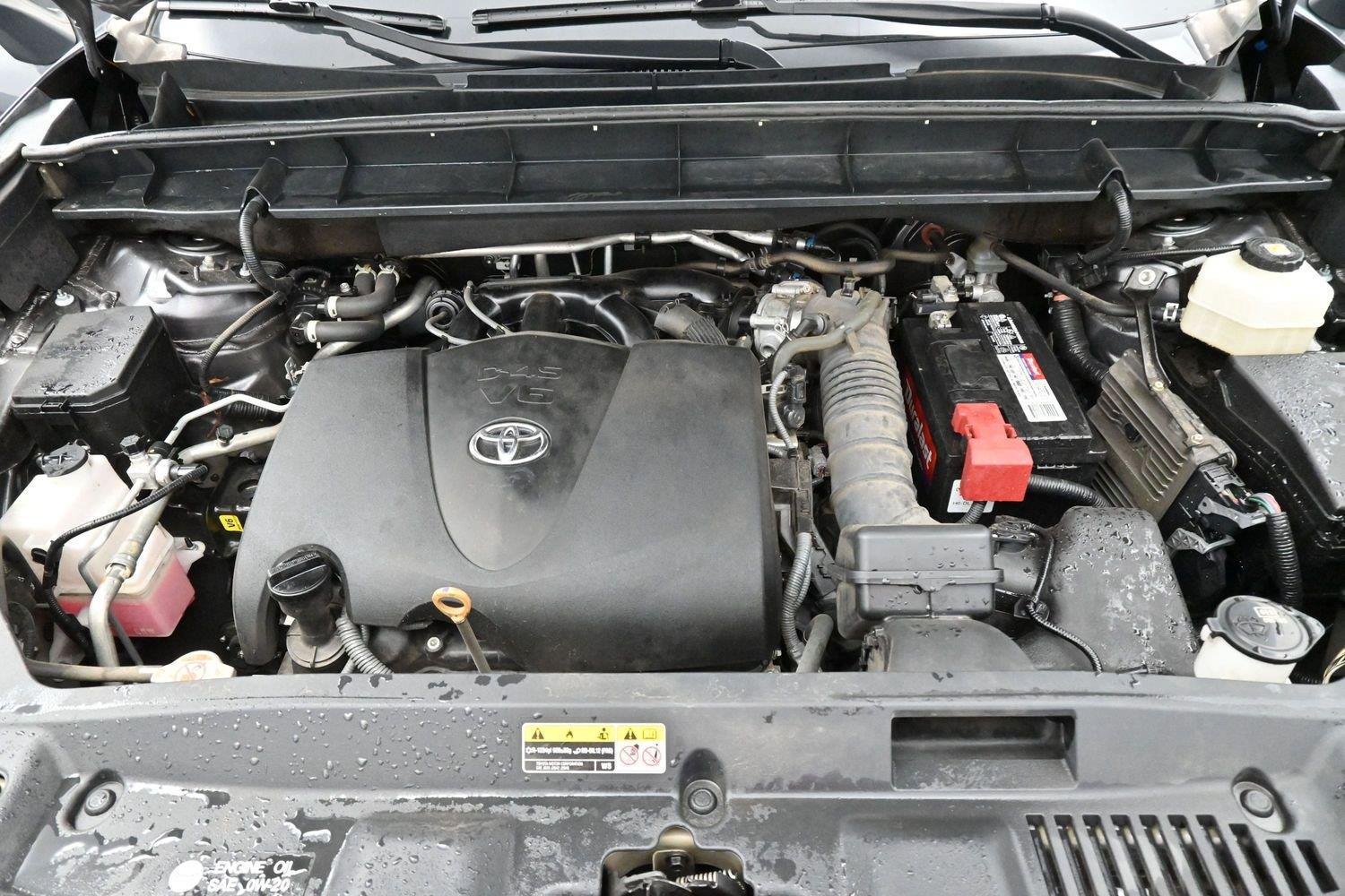 Used 2022 Toyota Highlander XLE FWD image 43
