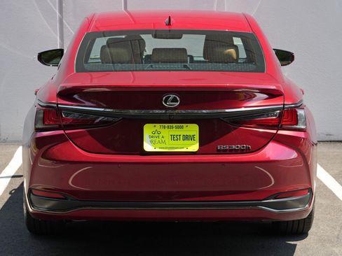 Used 2025 Lexus ES 300h F Sport FWD image 55