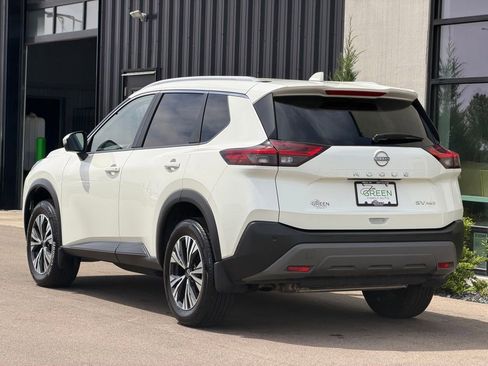 Used 2023 Nissan Rogue SV AWD/4WD image 3