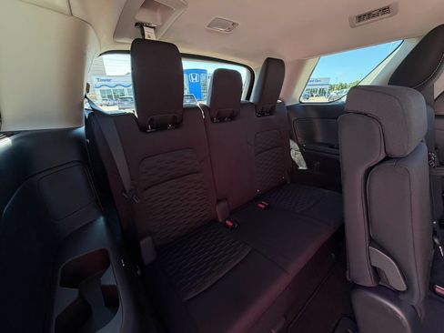 Used 2022 Nissan Pathfinder S FWD image 30