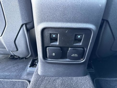 Used 2024 Ford Bronco Badlands image 33