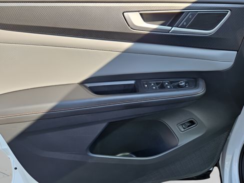 Certified 2024 Volkswagen Atlas Peak Edition SE AWD/4WD image 14