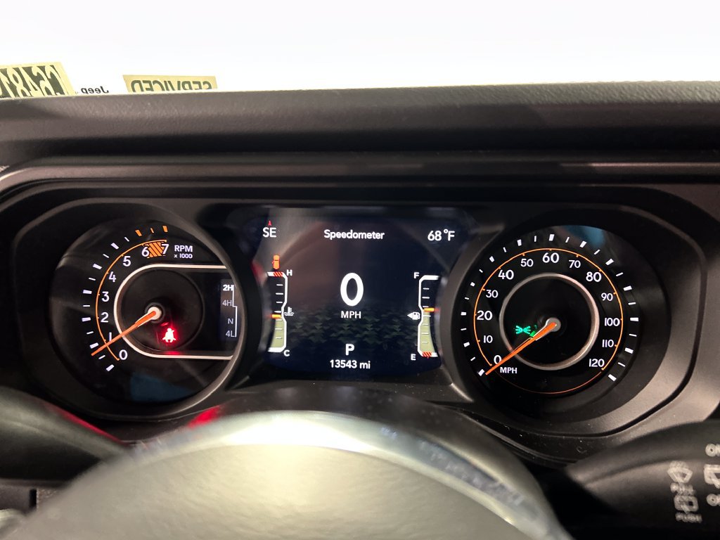 Used 2026 Jeep Wrangler Unlimited Sahara AWD/4WD image 16