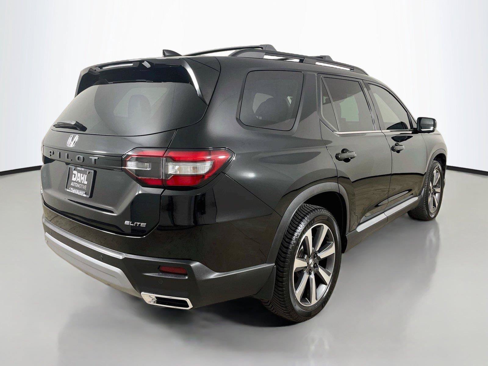 Used 2023 Honda Pilot Elite image 13