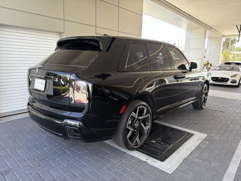 Used 2026 Rolls-Royce Cullinan Black Badge AWD/4WD image 3