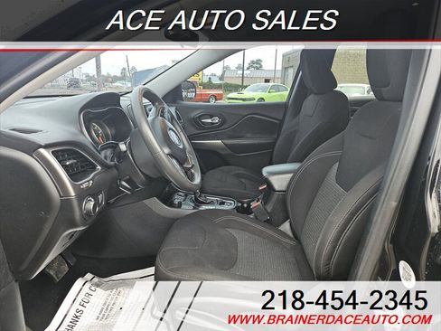 Used 2020 Jeep Cherokee Latitude image 7