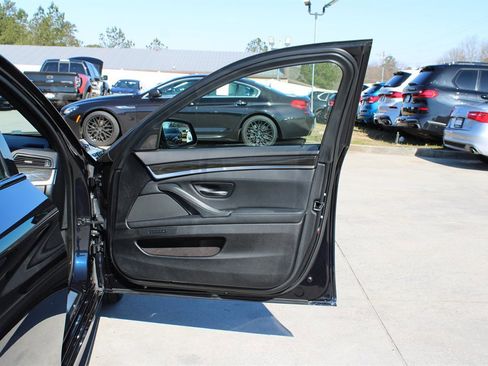 Used 2013 BMW 550i xDrive Sedan image 30