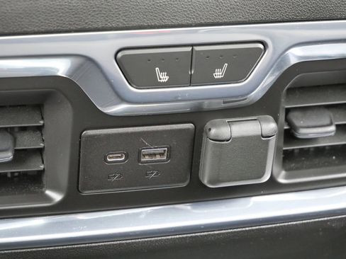 Used 2021 GMC Sierra 3500 AT4 w/ AT4 Preferred Package image 30