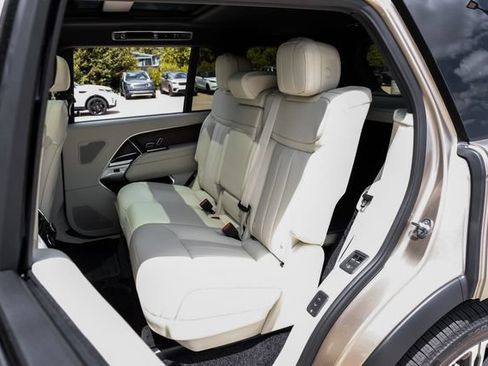 New 2026 Land Rover Range Rover Long Wheelbase SE AWD/4WD image 47
