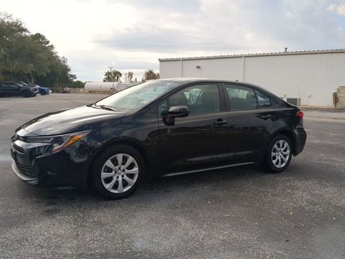 Used 2023 Toyota Corolla LE image 8