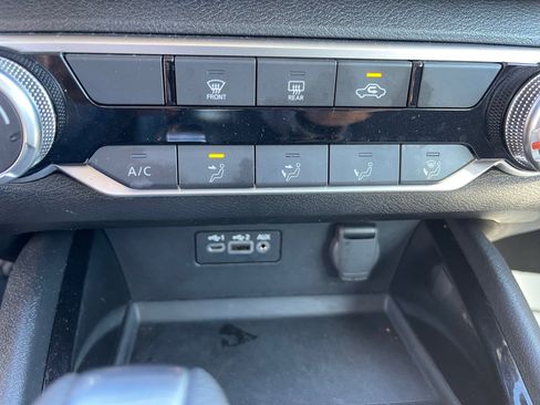 Used 2024 Nissan Altima 2.5 SV FWD image 14
