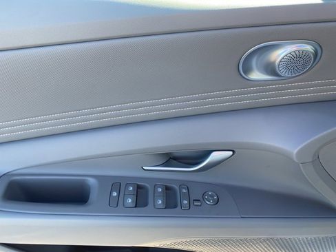 New 2026 Hyundai Elantra SEL Sport FWD image 8