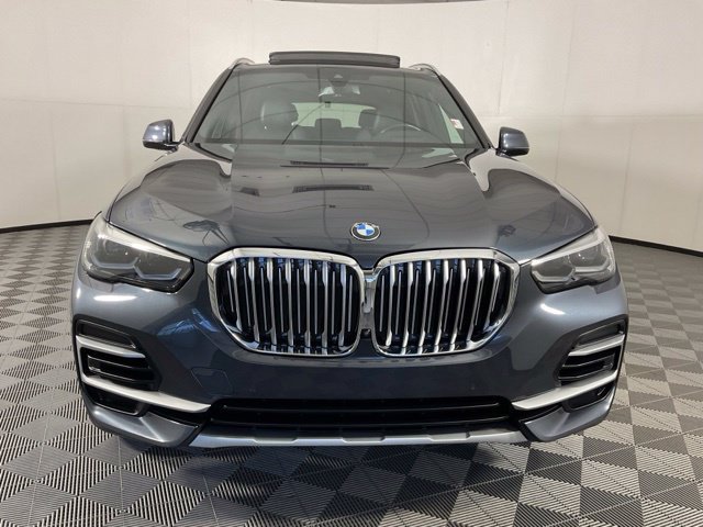 Used 2022 BMW X5 xDrive40i w/ Premium Package AWD/4WD image 2