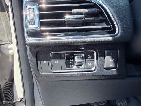 Used 2022 Lincoln Navigator L Reserve w/ Monochromatic Package AWD/4WD image 19