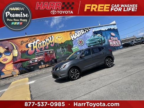 Used 2017 Nissan Rogue Sport SL w/ SL Premium Package FWD image 1