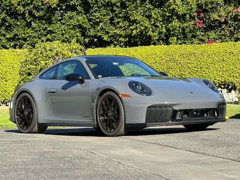 New 2026 Porsche 911 Carrera 4 GTS image 9