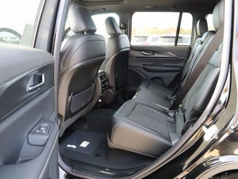 New 2025 Jeep Grand Cherokee Altitude AWD/4WD image 16