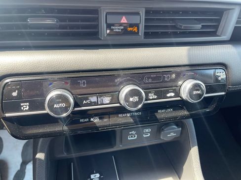 Used 2025 Honda Pilot EX-L image 22