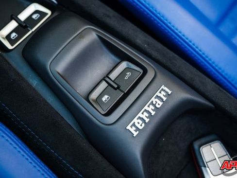 Used 2022 Ferrari F8 Tributo image 18