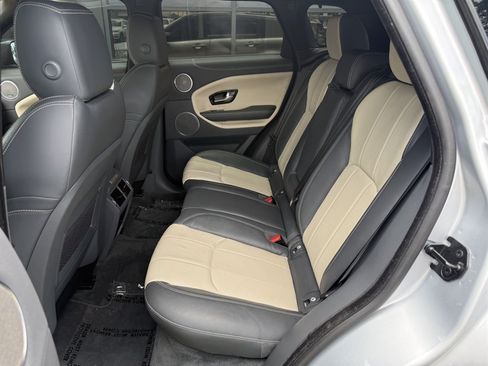 Used 2019 Land Rover Range Rover Evoque SE AWD/4WD image 15