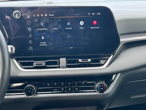 Used 2025 Chevrolet Equinox LT FWD image 18