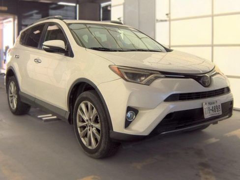 Used 2018 Toyota RAV4 Limited FWD image 3