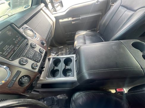 Used 2014 Ford F350 Lariat w/ Chrome Package image 25