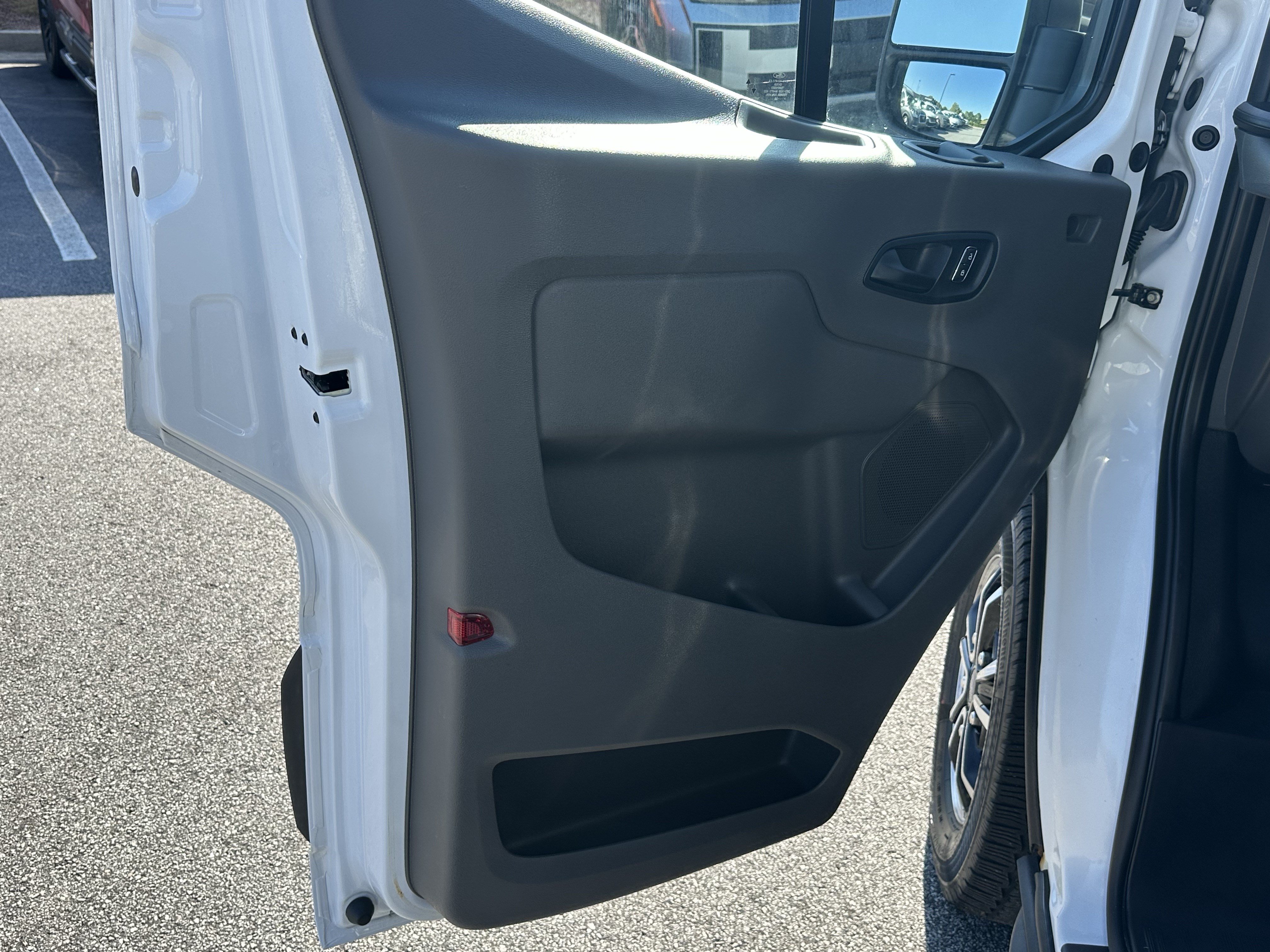 Used 2022 Ford Transit 350 XLT RWD image 10