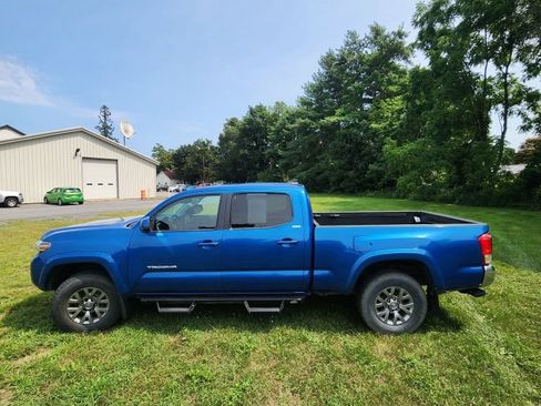 Used 2016 Toyota Tacoma SR5 w/ SR5 Appearance Package (SN) AWD/4WD image 5