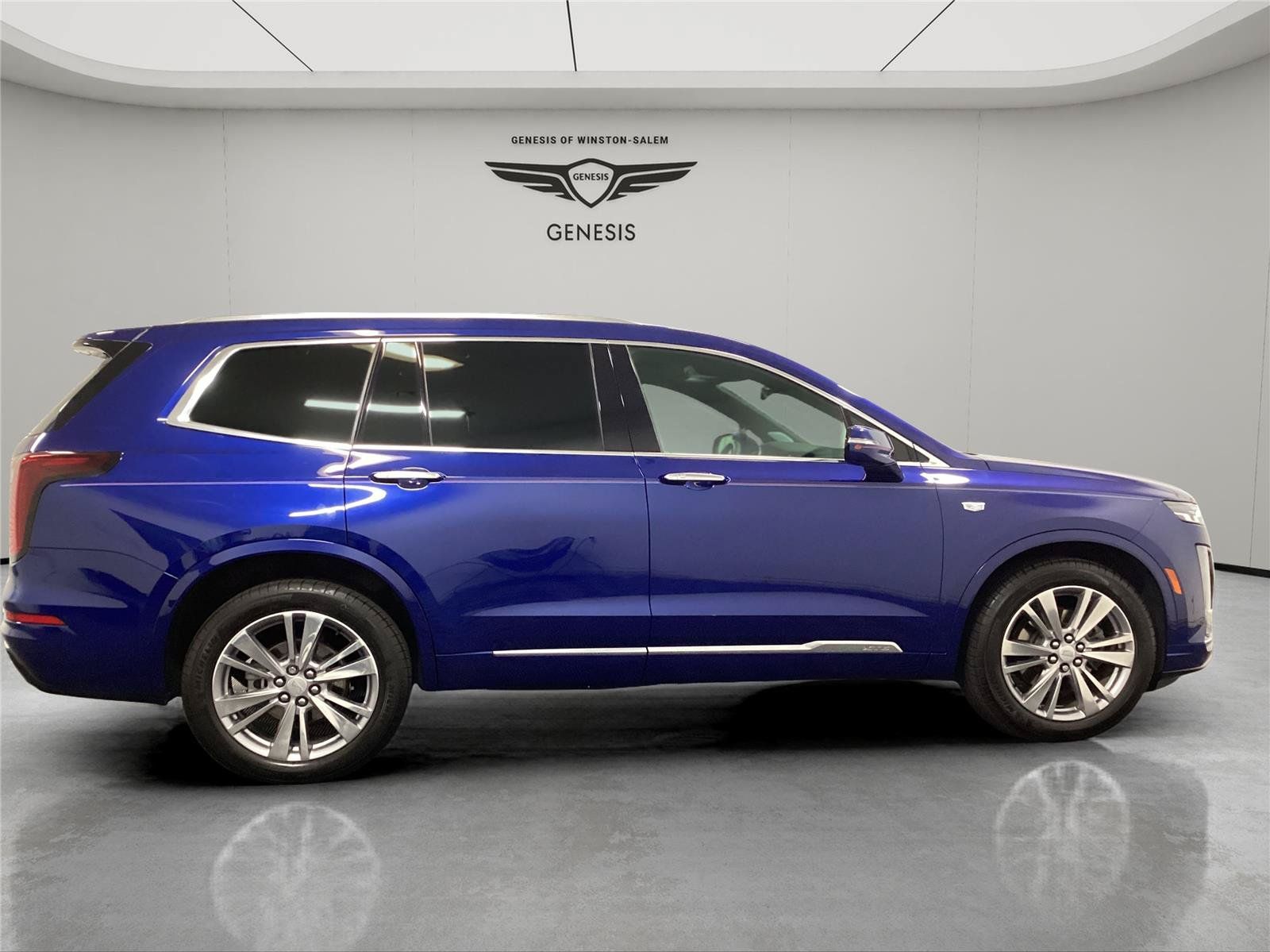 Used 2024 Cadillac XT6 Premium Luxury AWD/4WD image 6