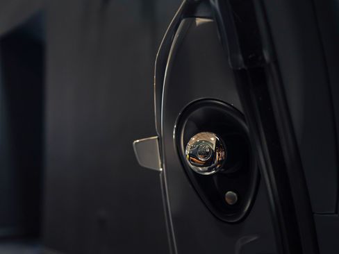 Used 2018 Rolls-Royce Wraith RWD image 47
