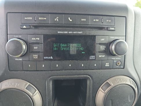 Used 2015 Jeep Wrangler Unlimited Sport AWD/4WD image 19