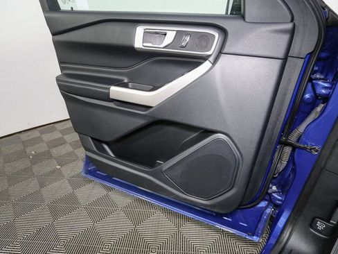 Used 2022 Ford Explorer XLT w/ Equipment Group 202A image 39
