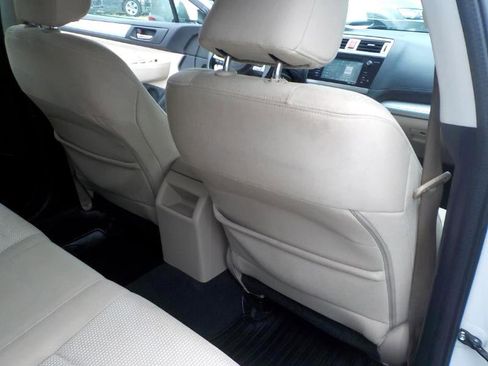 Used 2016 Subaru Outback 2.5i Premium image 22
