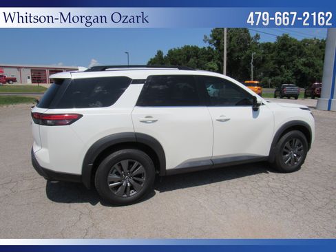 Used 2022 Nissan Pathfinder SV FWD image 15
