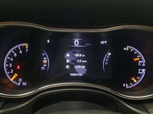 Used 2017 Jeep Grand Cherokee Limited image 23