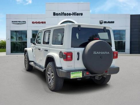 Used 2024 Jeep Wrangler Unlimited Sahara w/ Technology Group AWD/4WD image 4