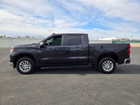 Used 2024 Chevrolet Silverado 1500 LT w/ Z71 Off-Road Package AWD/4WD image 3