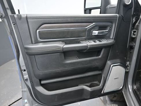 New 2026 RAM 2500 Laramie AWD/4WD image 15