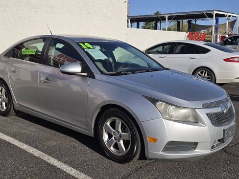 Used 2014 Chevrolet Cruze LT FWD image 2