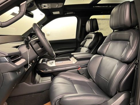 Used 2025 Lincoln Navigator Reserve w/ Jet Appearance Package image 30