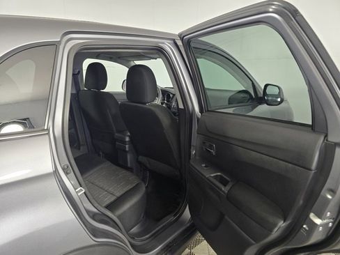 Used 2024 Mitsubishi Outlander Sport ES image 14